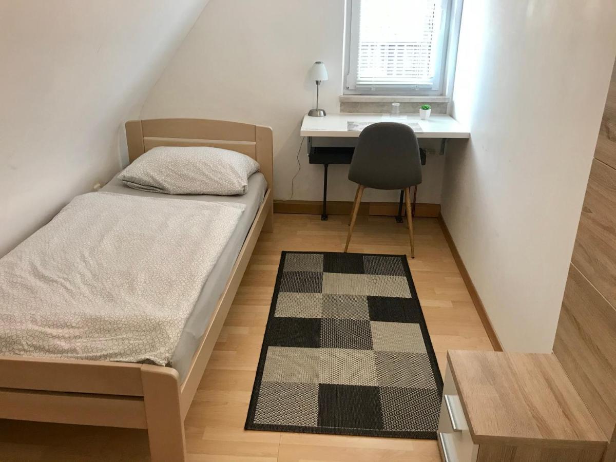 Juna Karlsruhe Bagian luar foto