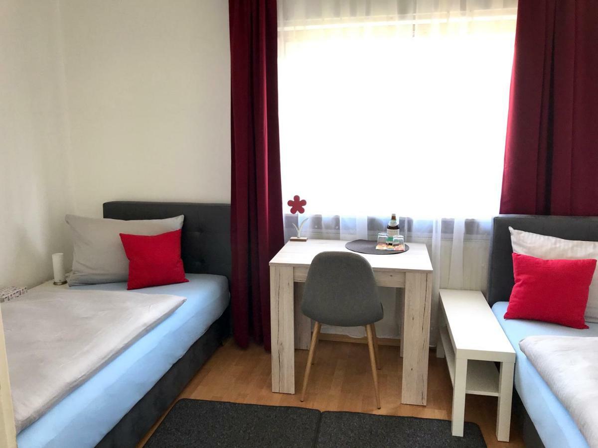 Juna Karlsruhe Bagian luar foto
