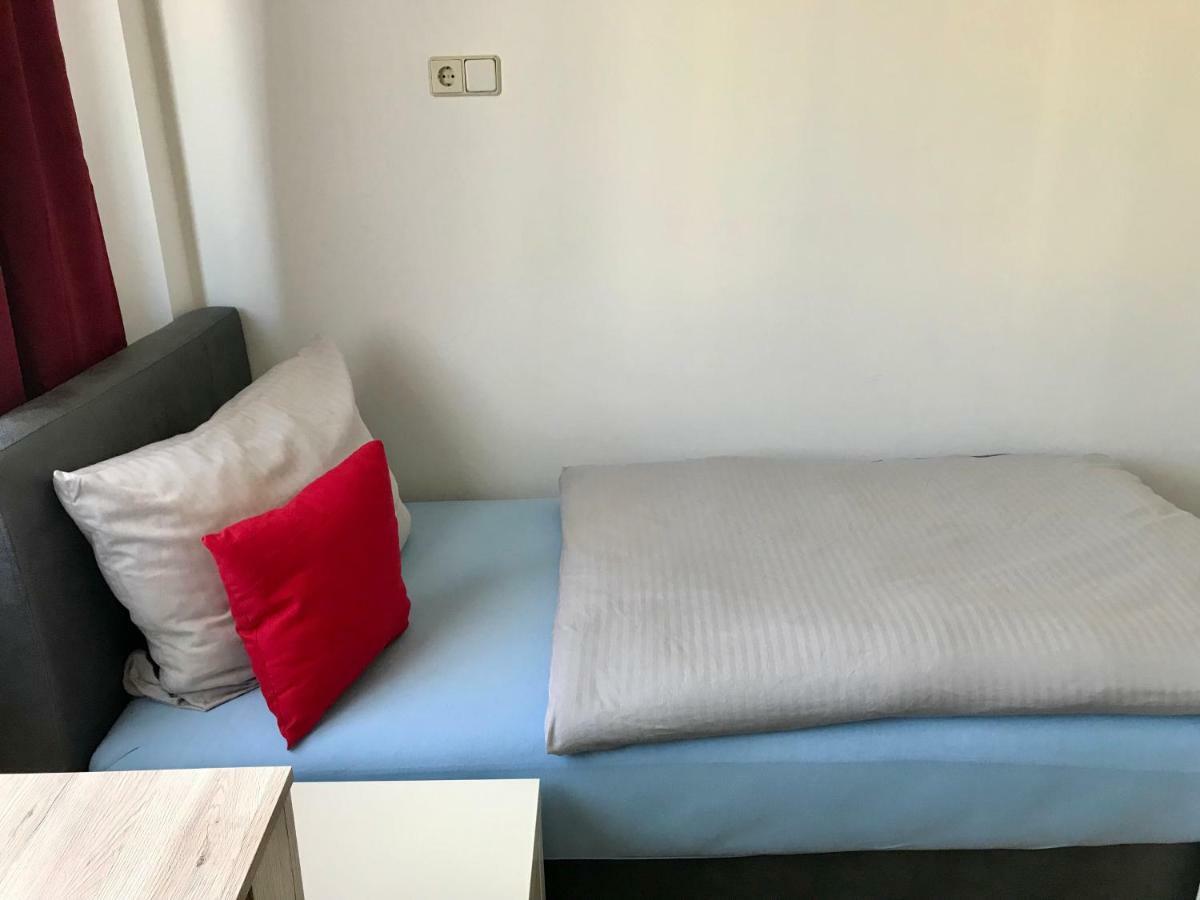 Juna Karlsruhe Bagian luar foto