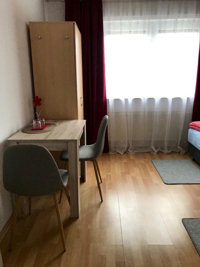 Juna Karlsruhe Bagian luar foto
