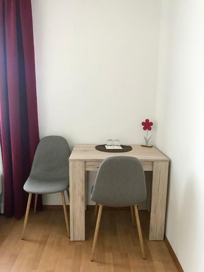 Juna Karlsruhe Bagian luar foto